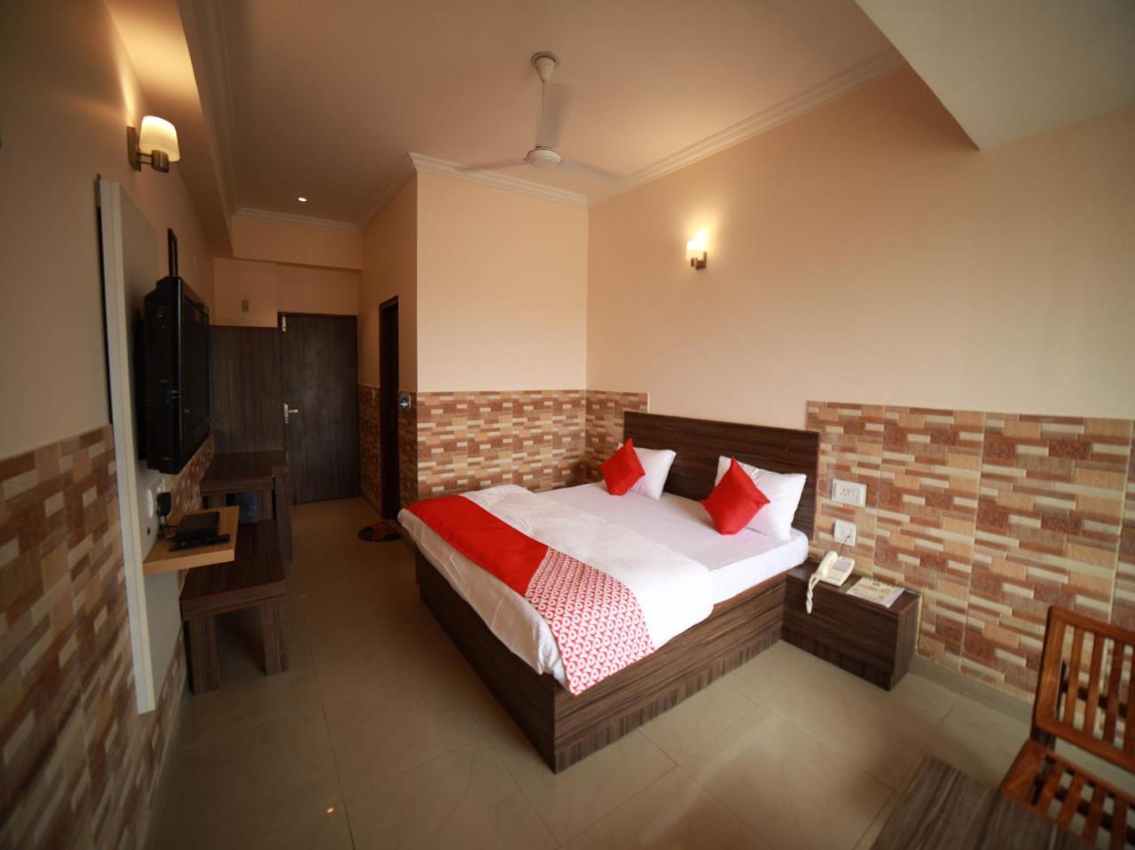Oyo 15561 Corporate Villa Jammu Dış mekan fotoğraf